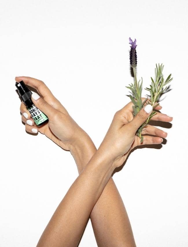 VAAY CBD Produkte und Leistungen